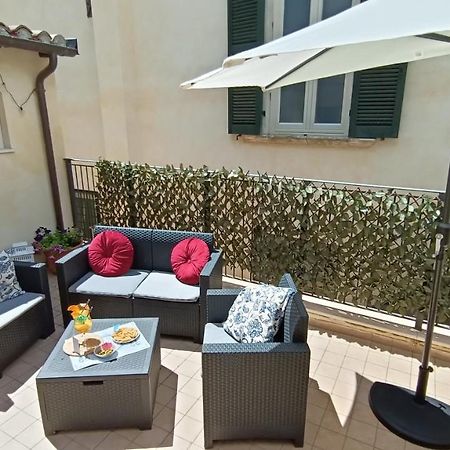 Cozy House Con Corte Privata In Centro Storico Aq L'Aquila Bagian luar foto