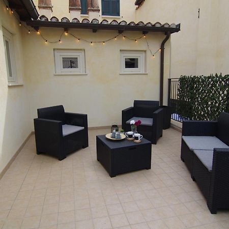 Cozy House Con Corte Privata In Centro Storico Aq L'Aquila Bagian luar foto