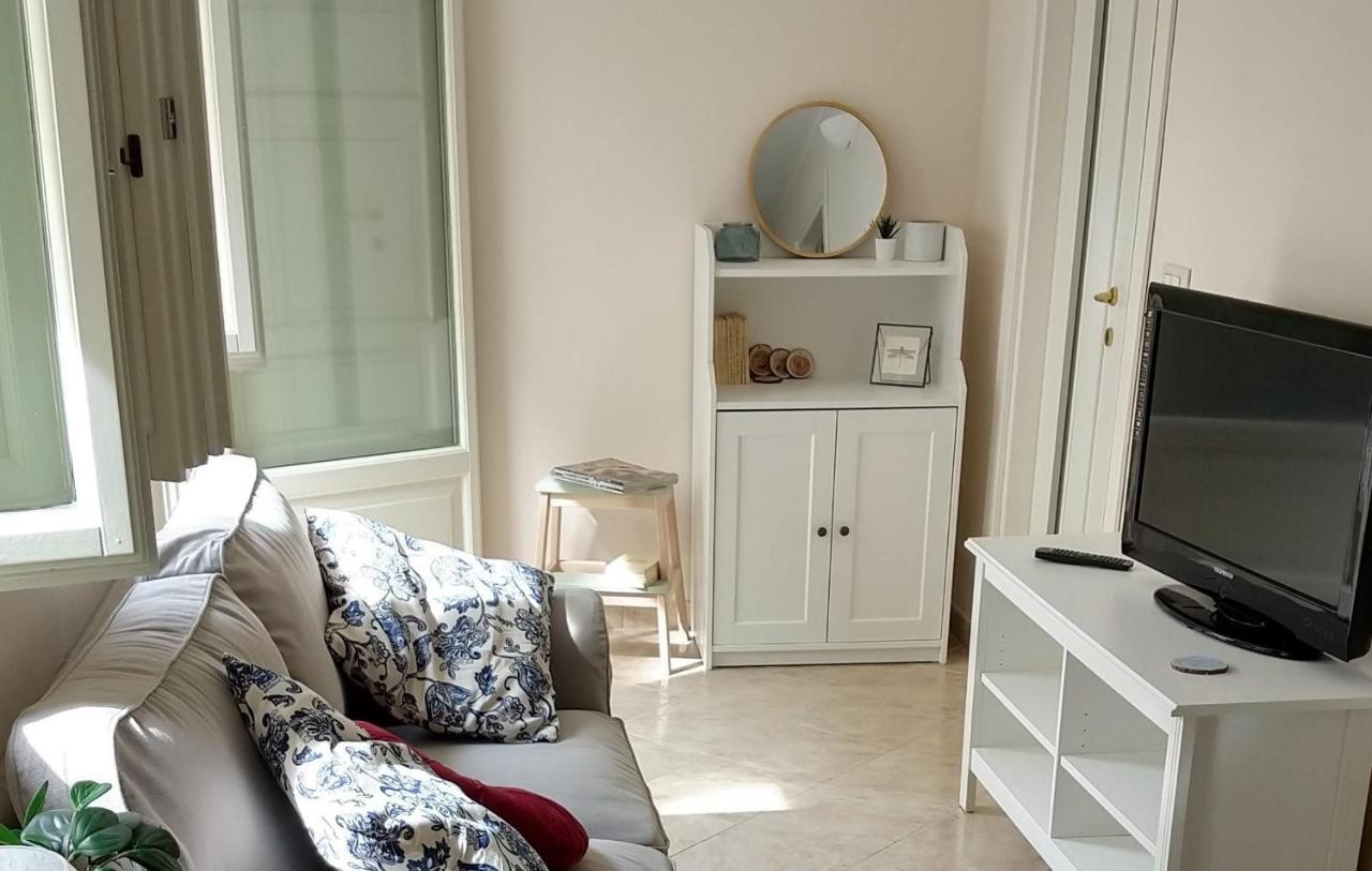 Cozy House Con Corte Privata In Centro Storico Aq L'Aquila Bagian luar foto