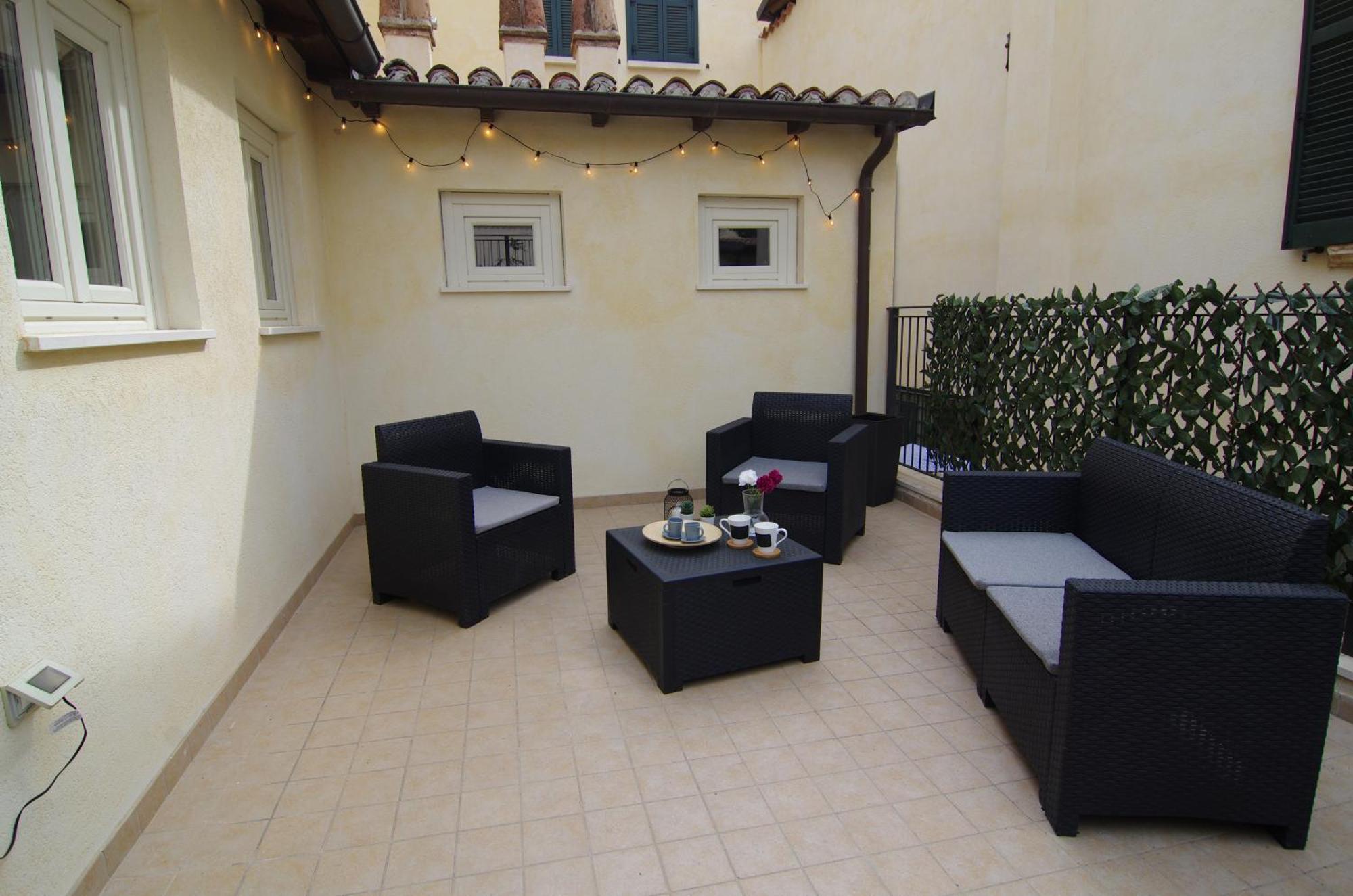 Cozy House Con Corte Privata In Centro Storico Aq L'Aquila Bagian luar foto